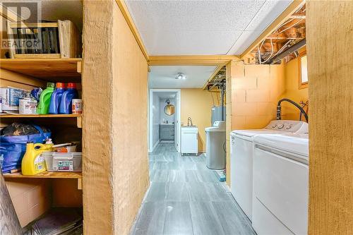 38 B Arthur Avenue, Warren, ON - Indoor Photo Showing Laundry Room