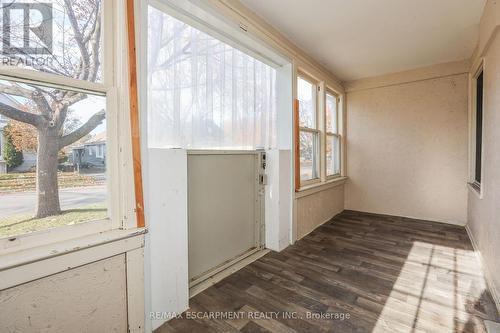 4 Mildred Avenue, St. Catharines, ON - Indoor Photo Showing Other Room