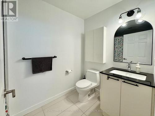 610 - 625 Queen Street E, Toronto, ON - Indoor Photo Showing Bathroom