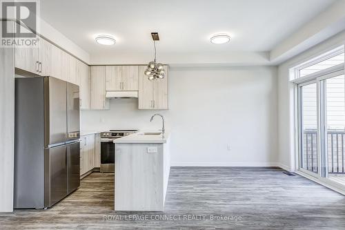 2088 Cayenne Street, Oshawa, ON - Indoor Photo Showing Kitchen With Upgraded Kitchen