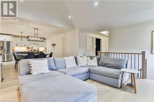 35 Hare Street, Norfolk, ON - Indoor Photo Showing Living Room