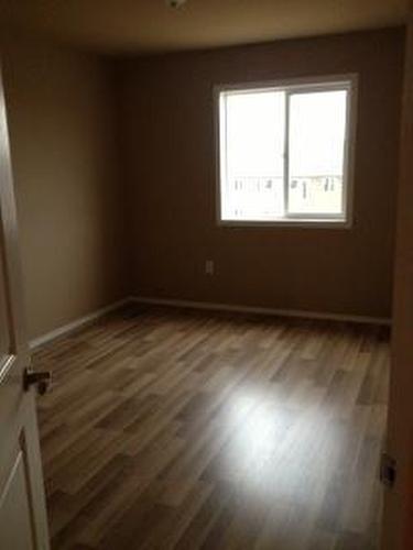 27-29 27 Jeanne Drive, La Broquerie, MB - Indoor Photo Showing Other Room