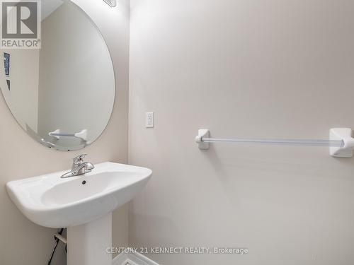 49 Finegan Circle, Brampton, ON - Indoor Photo Showing Bathroom