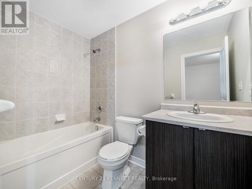 49 Finegan Circle, Brampton, ON - Indoor Photo Showing Bathroom