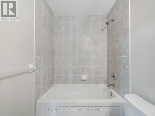 49 Finegan Circle, Brampton, ON - Indoor Photo Showing Bathroom