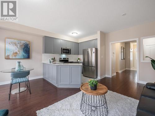 49 Finegan Circle, Brampton, ON - Indoor Photo Showing Kitchen