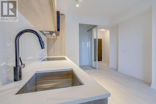 706 - 117 Broadway Avenue, Toronto, ON - Indoor Photo Showing Kitchen With Double Sink