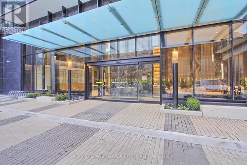 706 - 117 Broadway Avenue, Toronto, ON - Outdoor