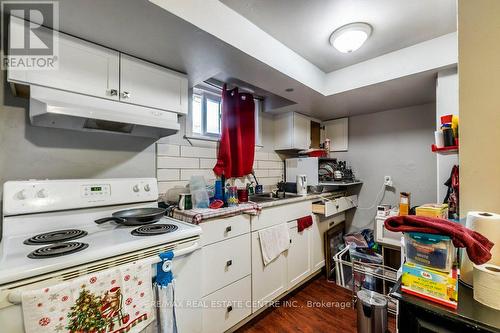 196 Ross Street E, Welland, ON - Indoor Photo Showing Kitchen With Double Sink