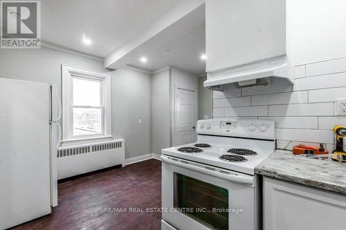 196 Ross Street E, Welland, ON - Indoor Photo Showing Kitchen