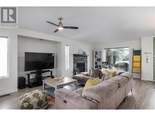 2440 Old Okanagan Highway Unit# 1204, West Kelowna, BC - Indoor Photo Showing Living Room With Fireplace