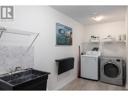 2440 Old Okanagan Highway Unit# 1204, West Kelowna, BC - Indoor Photo Showing Laundry Room