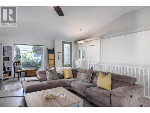 2440 Old Okanagan Highway Unit# 1204, West Kelowna, BC - Indoor Photo Showing Living Room