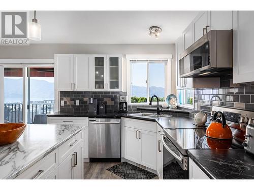 2440 Old Okanagan Highway Unit# 1204, West Kelowna, BC - Indoor Photo Showing Kitchen With Double Sink With Upgraded Kitchen