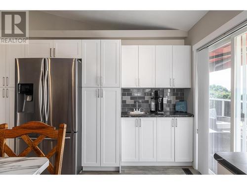 2440 Old Okanagan Highway Unit# 1204, West Kelowna, BC - Indoor Photo Showing Kitchen