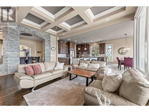 1304 Pinot Noir Drive, West Kelowna, BC - Indoor Photo Showing Living Room