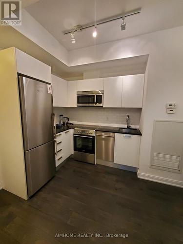 2003 - 42 Charles Street E, Toronto, ON - Indoor Photo Showing Kitchen