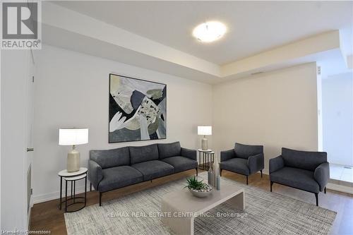 D1 - 10 Palace Street, Kitchener, ON - Indoor Photo Showing Living Room