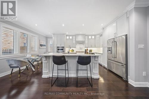 117 Sleepy Hollow Place, Whitby, ON - Indoor Photo Showing Kitchen With Upgraded Kitchen