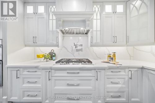 117 Sleepy Hollow Place, Whitby, ON - Indoor Photo Showing Kitchen