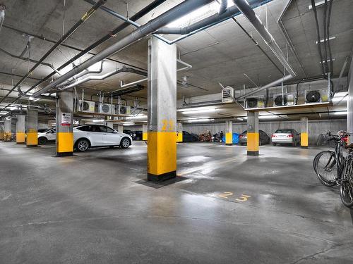 Garage - 414-2125 Rue Remembrance, Montréal (Lachine), QC - Indoor Photo Showing Garage