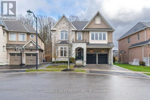 6 Forest Grove Court, Aurora, ON - Outdoor With Facade