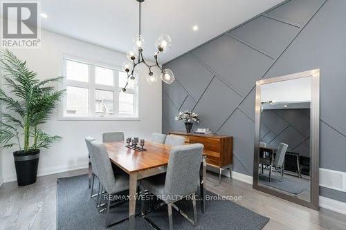 6 Forest Grove Court, Aurora, ON - Indoor Photo Showing Dining Room