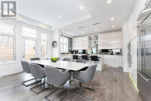 6 Forest Grove Court, Aurora, ON - Indoor Photo Showing Dining Room