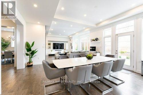 6 Forest Grove Court, Aurora, ON - Indoor Photo Showing Dining Room