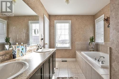 38 Shady Oaks Avenue, Markham, ON - Indoor Photo Showing Bathroom