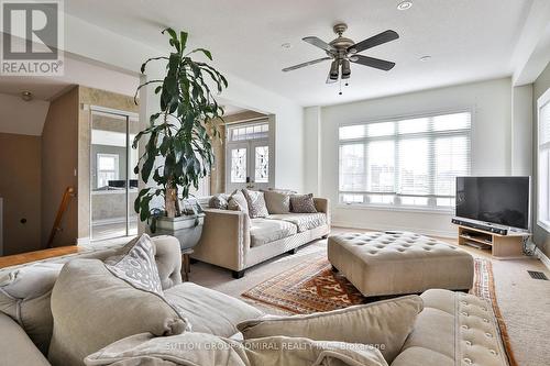 38 Shady Oaks Avenue, Markham, ON - Indoor Photo Showing Living Room