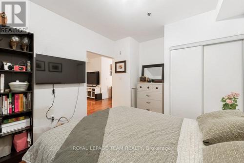 326 - 429 Kent Street, Ottawa, ON - Indoor Photo Showing Bedroom