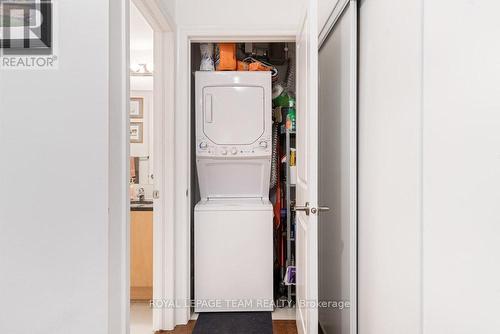 326 - 429 Kent Street, Ottawa, ON - Indoor Photo Showing Laundry Room