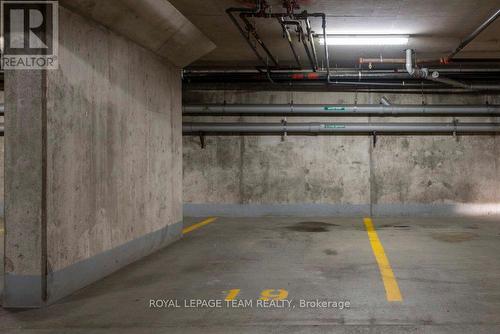 326 - 429 Kent Street, Ottawa, ON - Indoor Photo Showing Garage