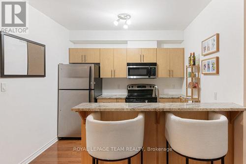 326 - 429 Kent Street, Ottawa, ON - Indoor Photo Showing Kitchen With Stainless Steel Kitchen