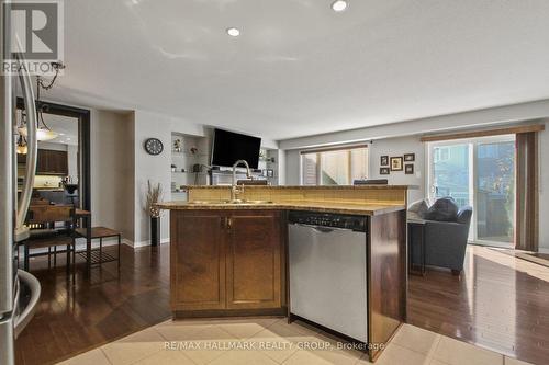 504 Fordell Avenue, Ottawa, ON - Indoor Photo Showing Kitchen With Double Sink