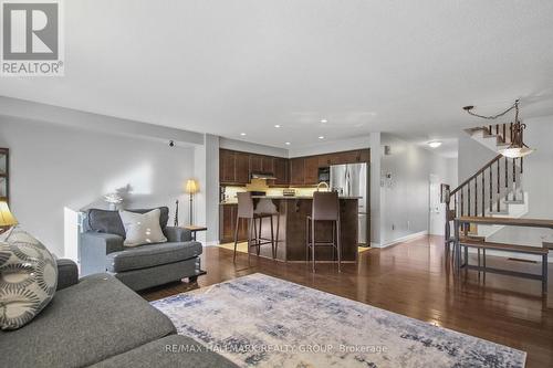 504 Fordell Avenue, Ottawa, ON - Indoor Photo Showing Living Room