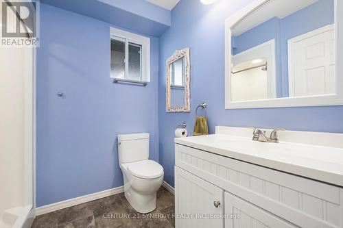 10827 Gilmour Road, South Dundas, ON - Indoor Photo Showing Bathroom