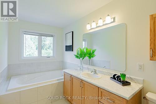 171 Highbury Park Drive, Ottawa, ON - Indoor Photo Showing Bathroom