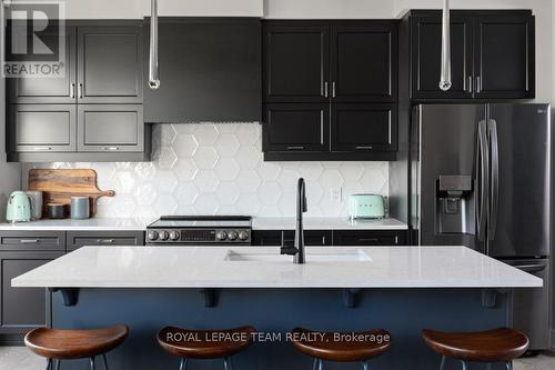 416 Patrick Street, North Grenville, ON - Indoor Photo Showing Kitchen With Stainless Steel Kitchen With Upgraded Kitchen