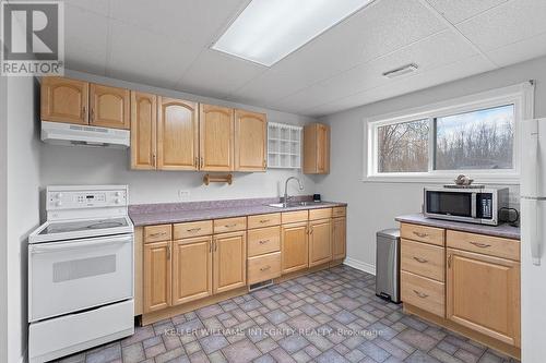 2532 Cemetery Side Road, Lanark, ON - Indoor Photo Showing Kitchen With Double Sink