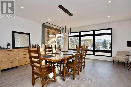 57 Glenhuron Drive, Springwater, ON - Indoor Photo Showing Dining Room