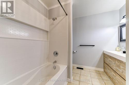 10 River Run, Collingwood, ON - Indoor Photo Showing Bathroom