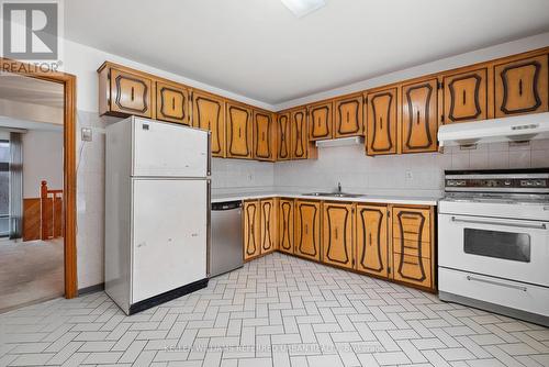 36 John Cabot Way, Toronto, ON - Indoor Photo Showing Kitchen