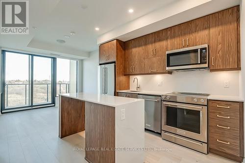 307 - 1415 Dundas Street E, Oakville, ON - Indoor Photo Showing Kitchen With Stainless Steel Kitchen With Upgraded Kitchen