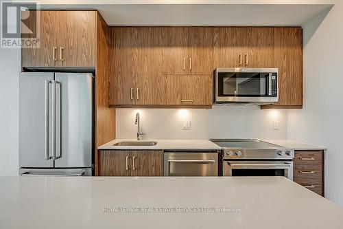 307 - 1415 Dundas Street E, Oakville, ON - Indoor Photo Showing Kitchen