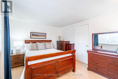 27 - 2185 Fairchild Boulevard, Burlington, ON - Indoor Photo Showing Bedroom