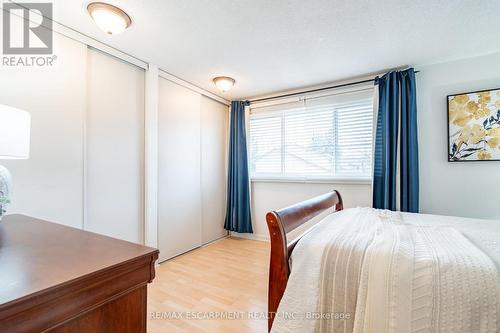 27 - 2185 Fairchild Boulevard, Burlington, ON - Indoor Photo Showing Bedroom