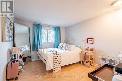 27 - 2185 Fairchild Boulevard, Burlington, ON - Indoor Photo Showing Bedroom