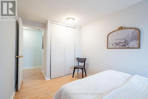 27 - 2185 Fairchild Boulevard, Burlington, ON - Indoor Photo Showing Bedroom